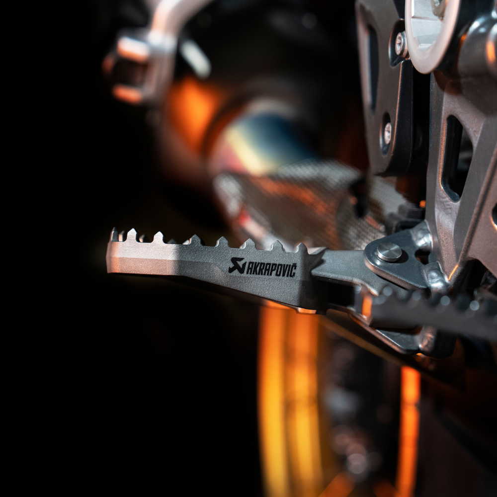 Repose pieds titane Akrapovic BMW GS